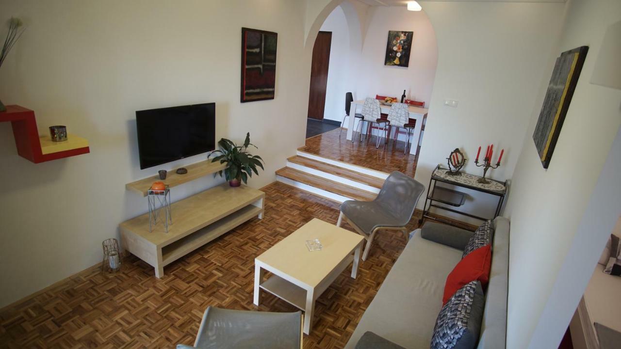 Apartmani Laura Trogir Exterior photo