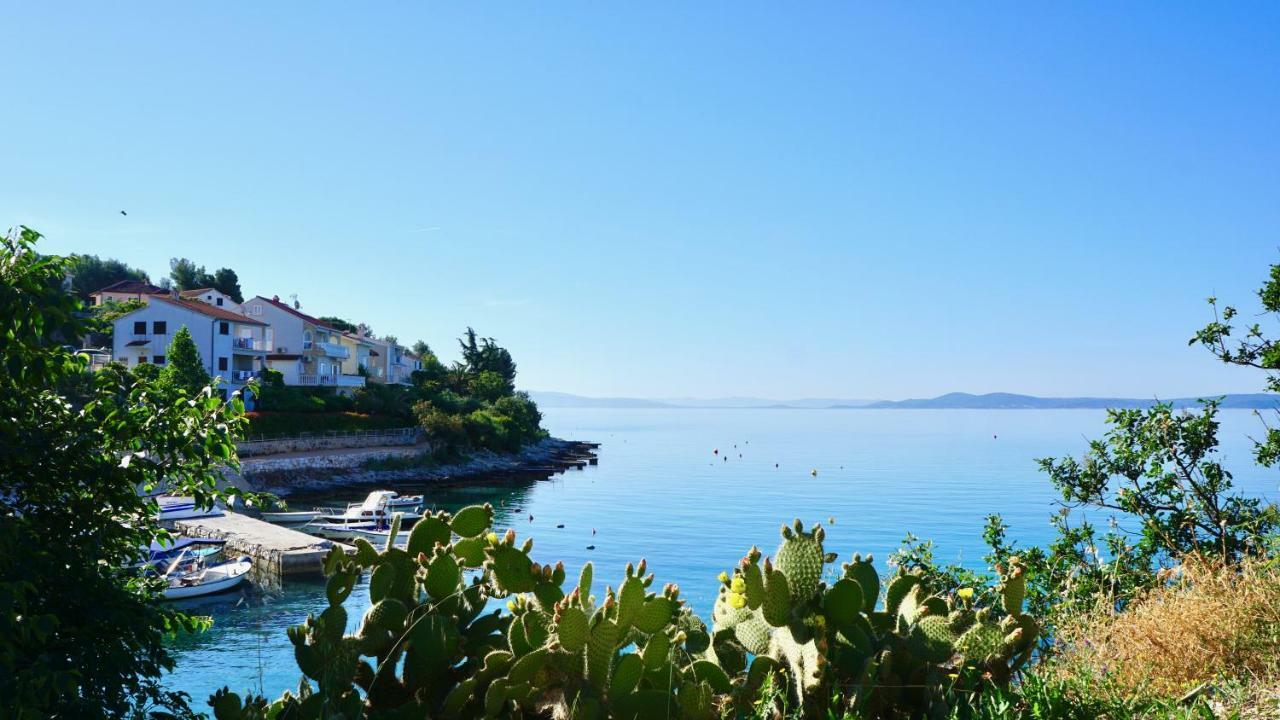 Apartmani Laura Trogir Exterior photo