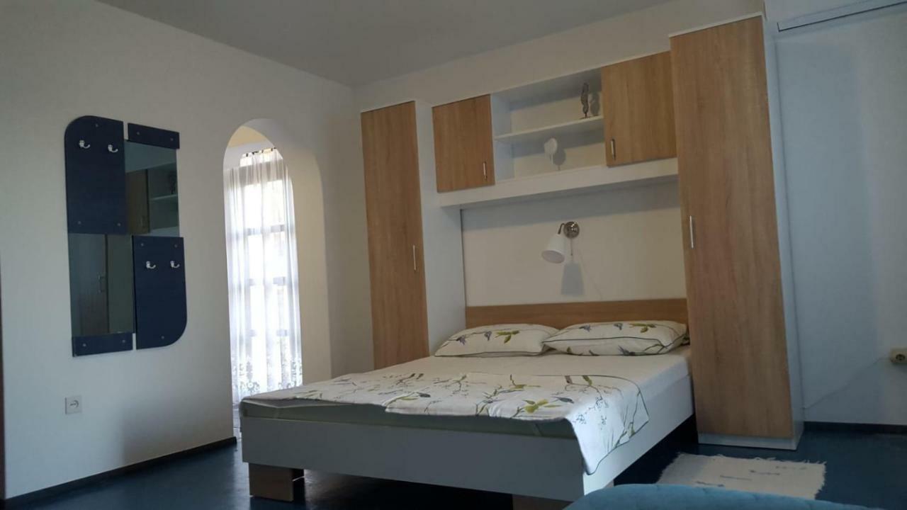 Apartmani Laura Trogir Exterior photo
