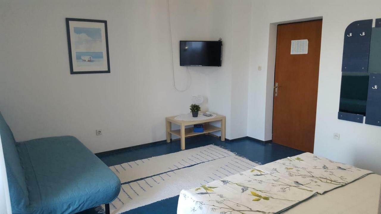 Apartmani Laura Trogir Exterior photo