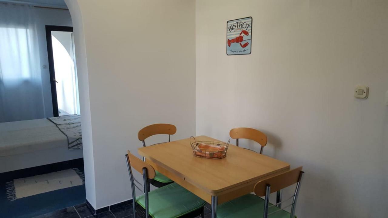 Apartmani Laura Trogir Exterior photo