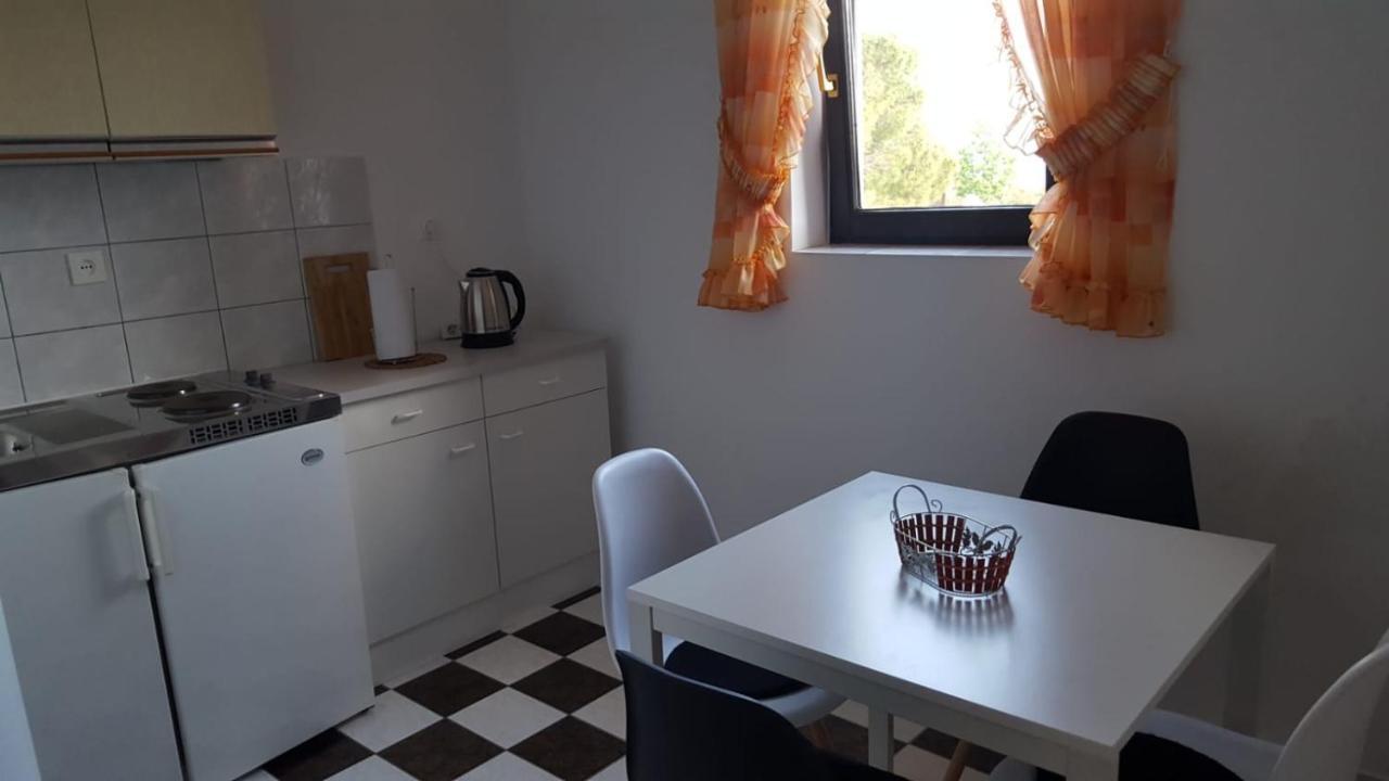 Apartmani Laura Trogir Exterior photo